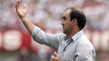 Ricardo Gomes chega para preencher a vaga deixada por Edgardo Bauza