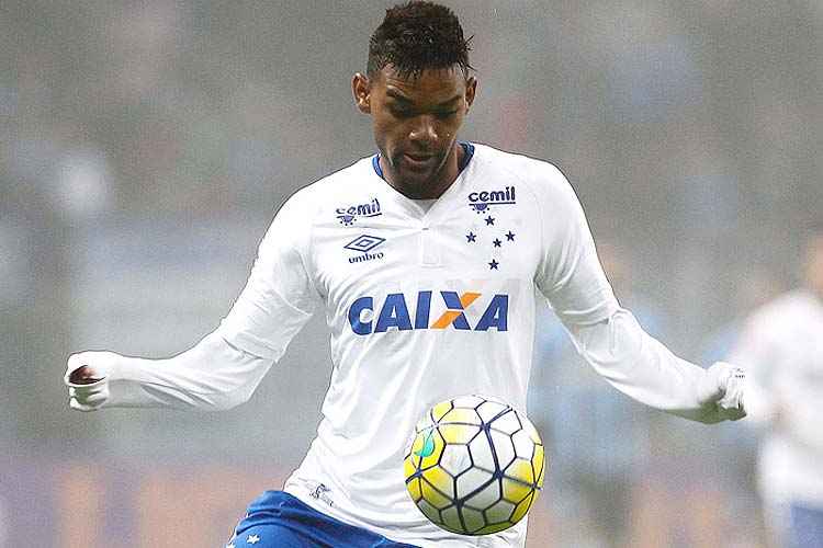 Bruno Viana realizou 20 partidas com a camisa do Cruzeiro e agradou a Paulo Bento, ex-técnico do clube
