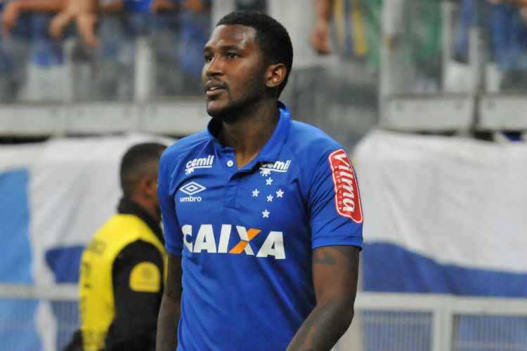 Pouco aproveitado no Cruzeiro, Douglas Coutinho assinou rescisão e deverá se transferir para a Europa