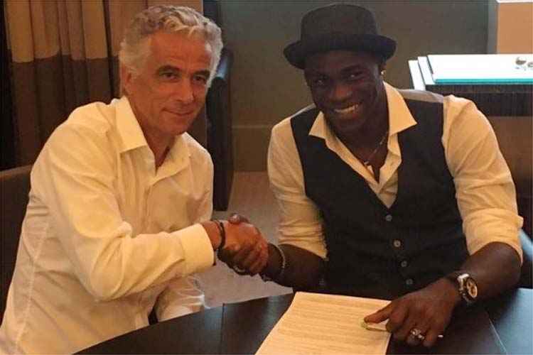 Balotelli deixa o Liverpool após uma passagem discreta, de poucos gols e de polêmicas