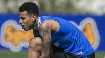 Gustavo já pode estrear pelo Corinthians