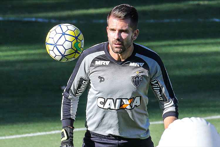 Depois de se recuperar de estiramento na região lombar, Victor se queixou de dor na coxa direita