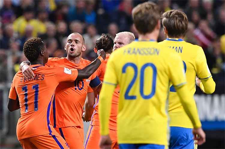 Astro holandês Wesley Sneijder balançou as redes e impediu a vitória da Suécia no duelo