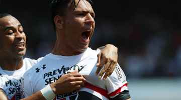 Argentino Chavez foi o autor de um dos gols na vitória por 3 a 1