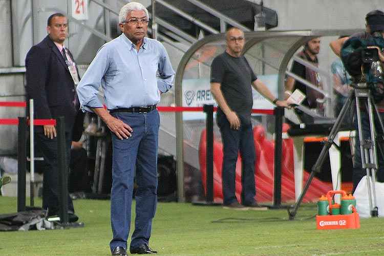 Givanildo Oliveira revelou que o último nome tentado pelo Náutico foi o do atacante Léo Gamalho