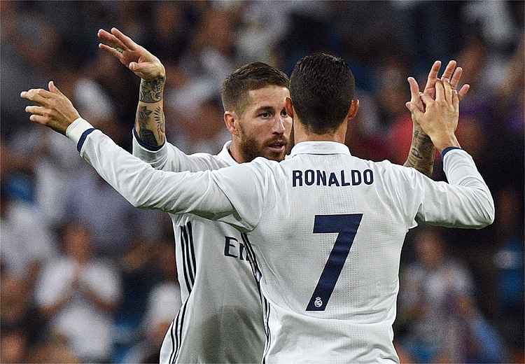 Cristiano Ronaldo comemora gol marcado marcado por Sergio Ramos sobre o Villarreal