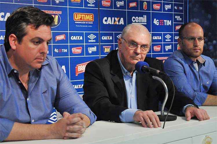 Diretoria do Cruzeiro errou ao longo da temporada e agora colhe os frutos dos muitos equívocos