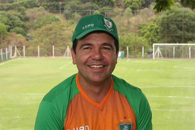 Enderson Moreira vive bom momento no comando do América e completa 45 anos de vida em alto astral