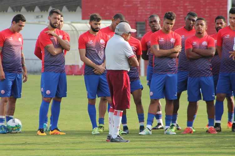 Givanildo fez escolhas já esperadas e parece ter o time definido para enfrentar o Vasco na Arena de Pernambuco