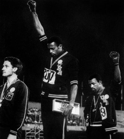 Tommie Smith e John Carlos protestam em 1968