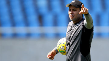 Jair escondeu time do Botafogo para sábado