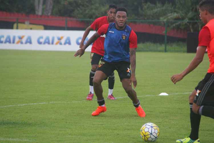 Rodney: "Foi uma viagem muito difícil, porém não tinha outra opção. Temos uma partida muito importante"