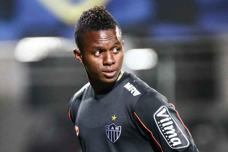 Equatoriano Cazares deu notícias ao Atlético e informou que está a caminho de Belo Horizonte