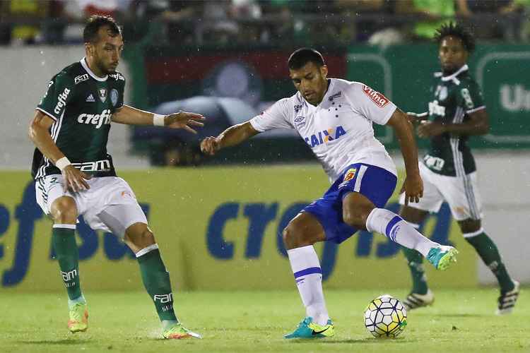 Cruzeiro de Ramón Ábila segurou o Palmeiras na Arena da Fonte Luminosa, em Araraquara