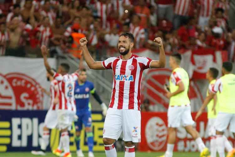 "Nós seguimos insistindo para dar alegria ao torcedor, que foi maravilhoso", exaltou Marco Antônio
