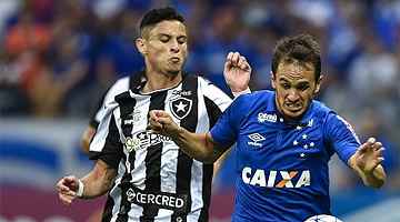 Diogo Barbosa enfrentou o Cruzeiro por Brasileiro e Copa do Brasil; lateral pode atuar como meia