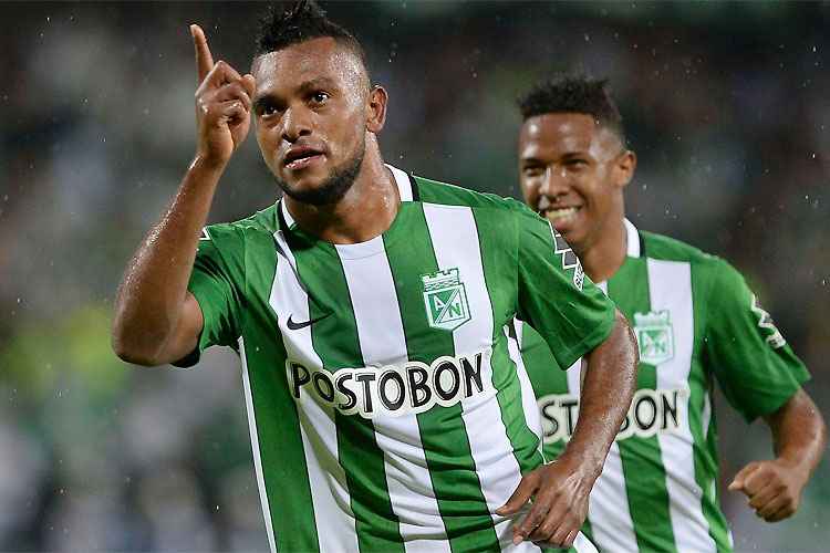 Com três gols, Borja foi o carrasco do Coritiba e levou o Atlético Nacional às semifinais