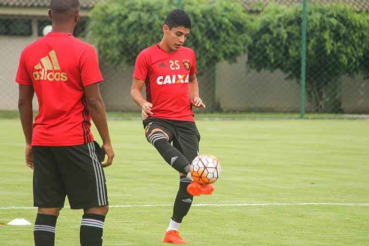 Neto Moura: "Depois que sai da equipe não deixei de trabalhar e se ele optar por mim vou dar o meu melhor"