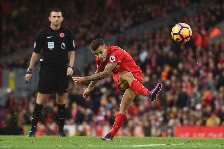 Coutinho (foto) e Roberto Firmino marcaram um gol cada no 8º triunfo do time neste Inglês