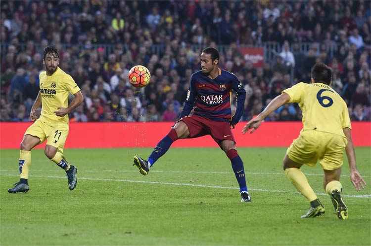 Na jogada, o atacante do Barcelona recebe passe de Suárez na área e, de costas para Jaume Costa, dá um chapéu no lateral antes de girar o corpo e finalizar de primeira