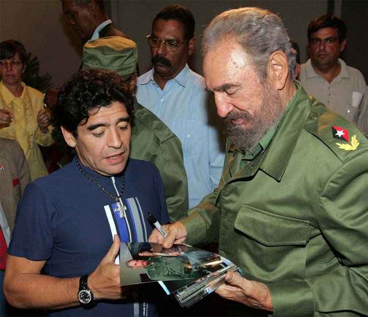 Em 2005, cinco anos após tratamento, Maradona voltou a Cuba para realizar uma entrevista com Fidel