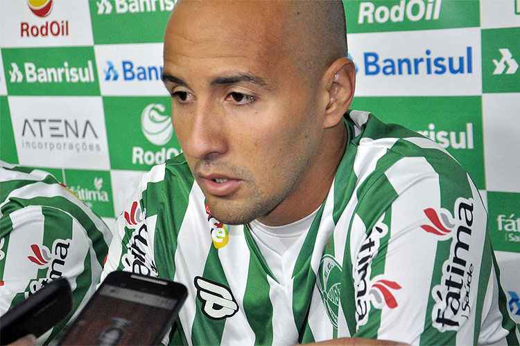 América confirma interesse em atacante Hugo, que marcou oito gols em 21 partidas na Série C
