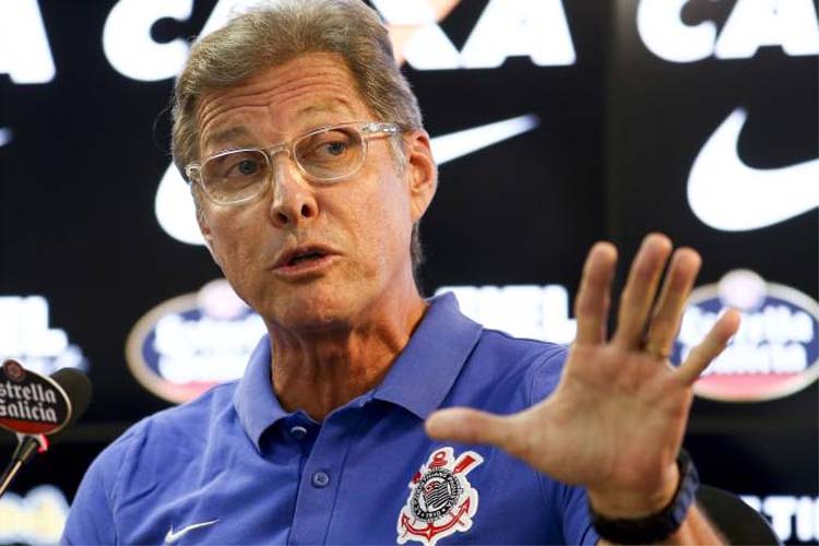 Diretoria do Corinthians adiou a decisão sobre a permanência de Oswaldo de Oliveira
