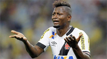 Vasco depende de aval jurídico para contratar atacante Riascos, em litígio com Cruzeiro