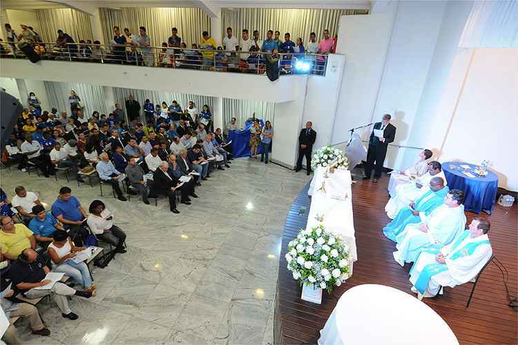 Missa de 2016 reuniu centenas de cruzeirenses no parque esportivo do Barro Preto