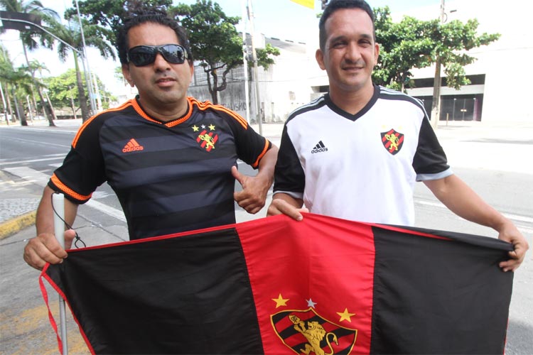 "Queremos terminar a prova em 1h20min. Esse é nosso objetivo", acrescentou José Carlos (D)