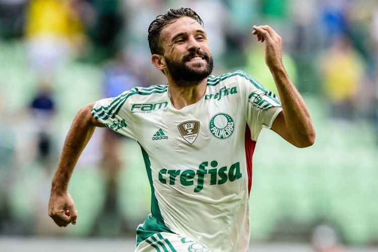 Meia Aliione chegou ao Palmeiras em 2014, à pedido do então treinador Ricardo Gareca