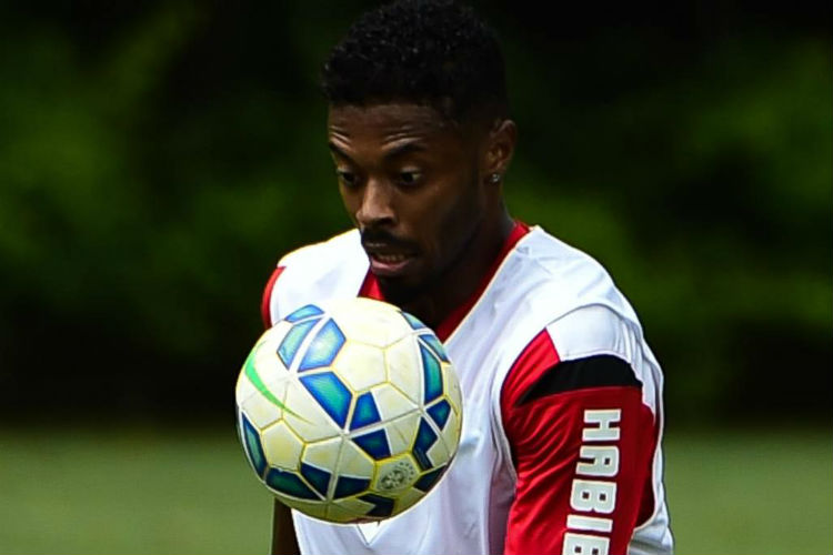 Aos 33 anos, Michel Bastos assinou um contrato de dois anos com o Palmeiras