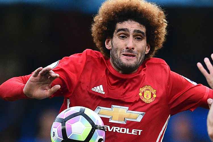 Bastante criticado pela torcida, Fellaini teve vínculo renovado com aval de  José Mourinho 