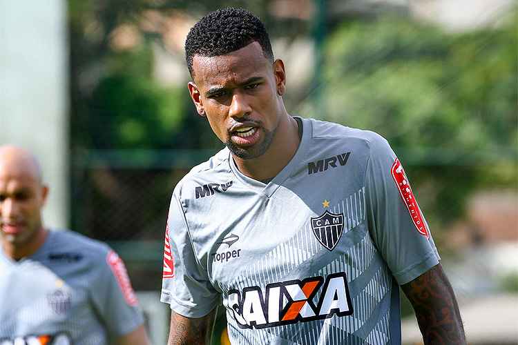 Zagueiro Felipe Santana elogia o trabalho de Roger Machado na pré-temporada do Atlético