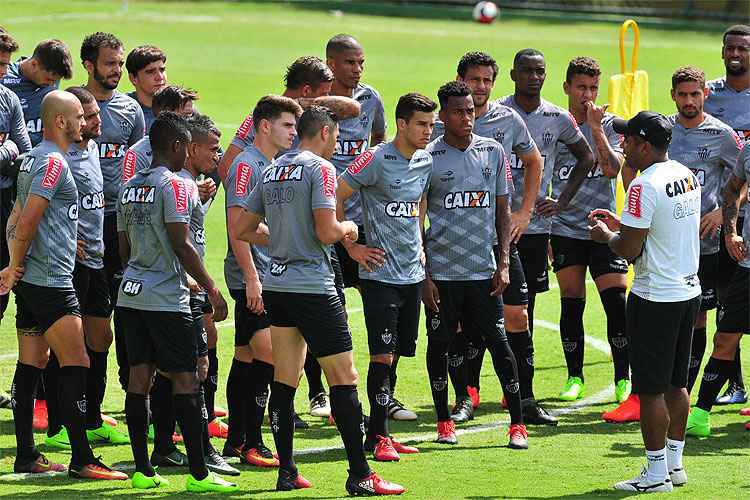Roger Machado inicia os trabalhos no Atlético; expectativa de uma postura diferente em campo