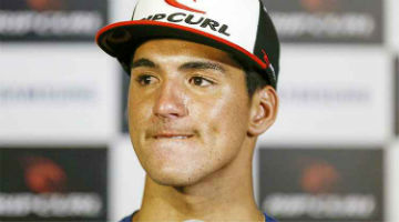 Gabriel Medina estava atendendo fãs em evento para promover seu instituto