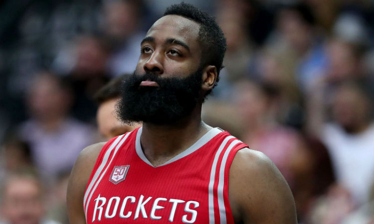 James Harden foi o nome do jogo, anotando um triple-double e marcando 51 pontos
