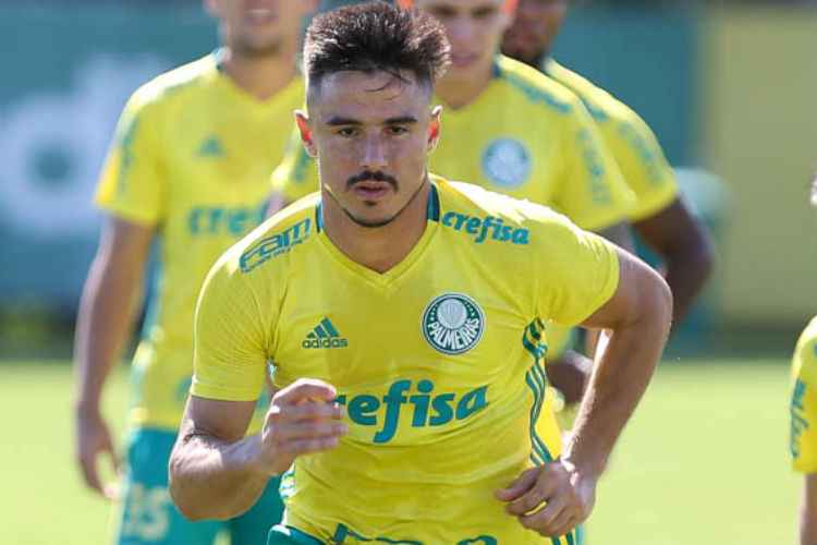 Willian deixou o Cruzeiro em negociação envolvendo o meia Robinho, que permaneceu em Minas