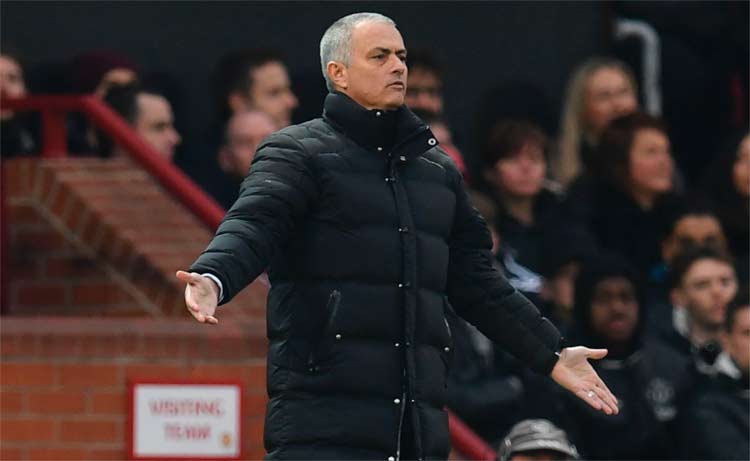 Mourinho disse que o título do Campeonato Inglês é uma missão quase impossível para o United