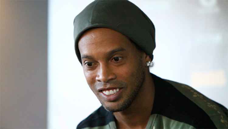 Ronaldinho, anunciado como embaixador do Barcelona, estava nas pretensões do Coritiba