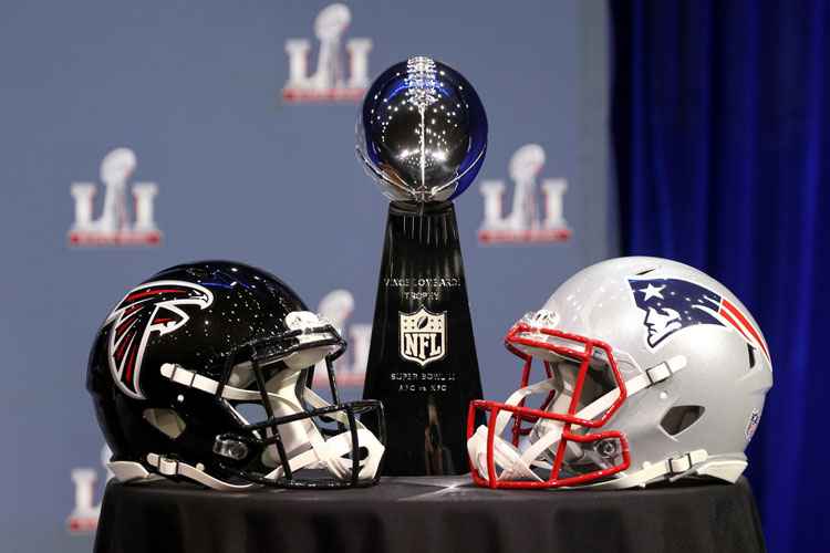 Super Bowl 51 reunirá equipes de opostos: Falcons tem a melhor defesa e o Patriots o melhor ataque 
