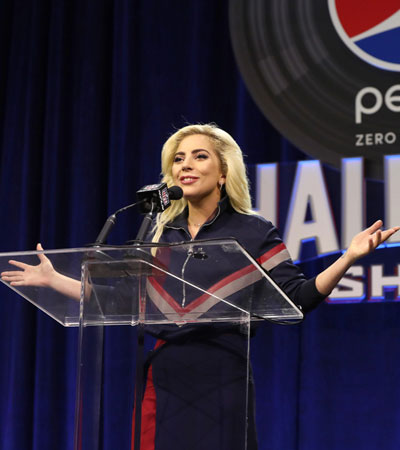 Lady Gaga é a atração do intervalo do Super Bowl 51