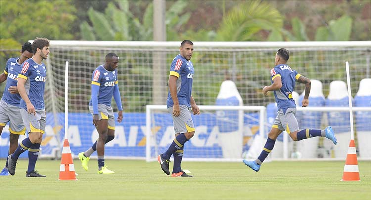 Atacante Ábila terá mais uma chance para tentar reconquistar a titularidade no Cruzeiro