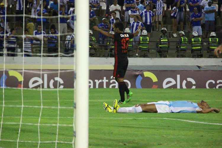 "Sou um cara que me cobro muito. Foi um bom jogo, mas ainda tenho que melhorar muito ainda", analisou