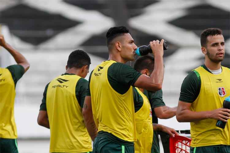 Como Eutrópio não confirmou escalação, Jaime não tem retorno garantido ao time titular