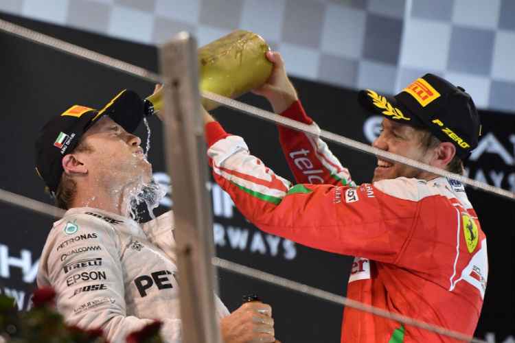 Rosberg e Vettel em pódio da última temporada da Fórmula 1