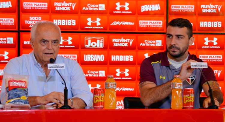 Leco falou à imprensa, na apresentação do atacante Lucas Pratto, nesta segunda-feira