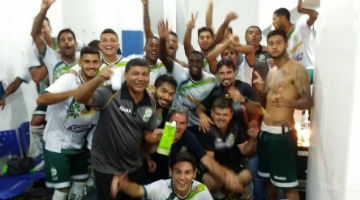 Jogadores do Luverdense comemoram vitória por 2 a 1 sobre a URT pela Copa do Brasil