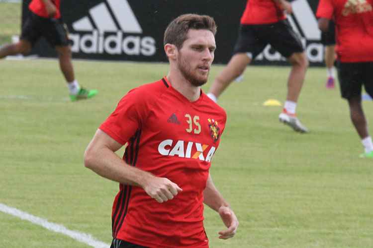 Para Raul Prata, oportunidade no Pernambucano também é valida para pegar ritmo de jogo