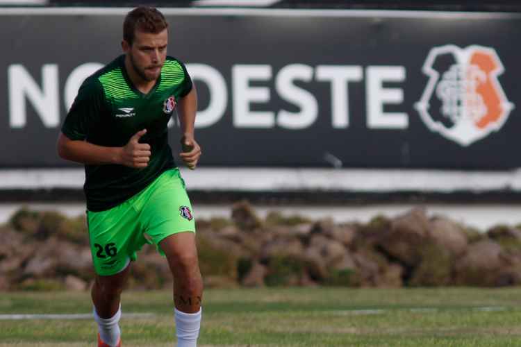 Thomás chegou a negociar com o Náutico, mas acabou acertando com o Santa Cruz